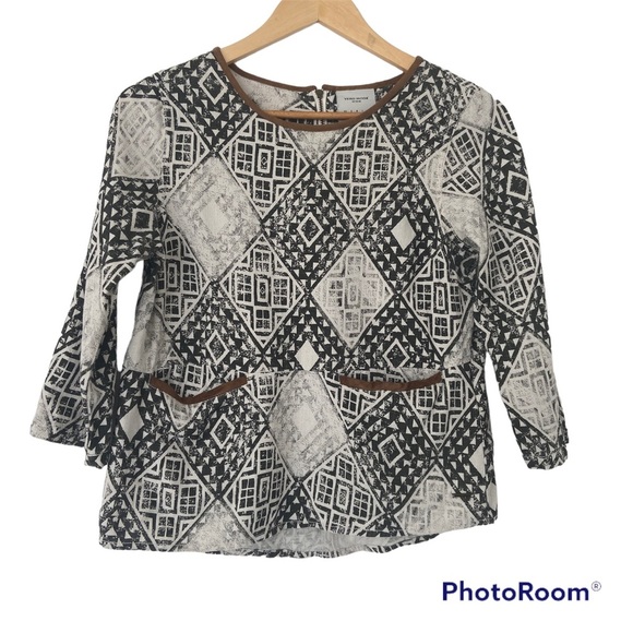 VERO MODA DENIM WHITE/GREY GEOMETRIC PATTERN TOP WITH BROWN SUEDE TRIM TOP, SM - Picture 1 of 13